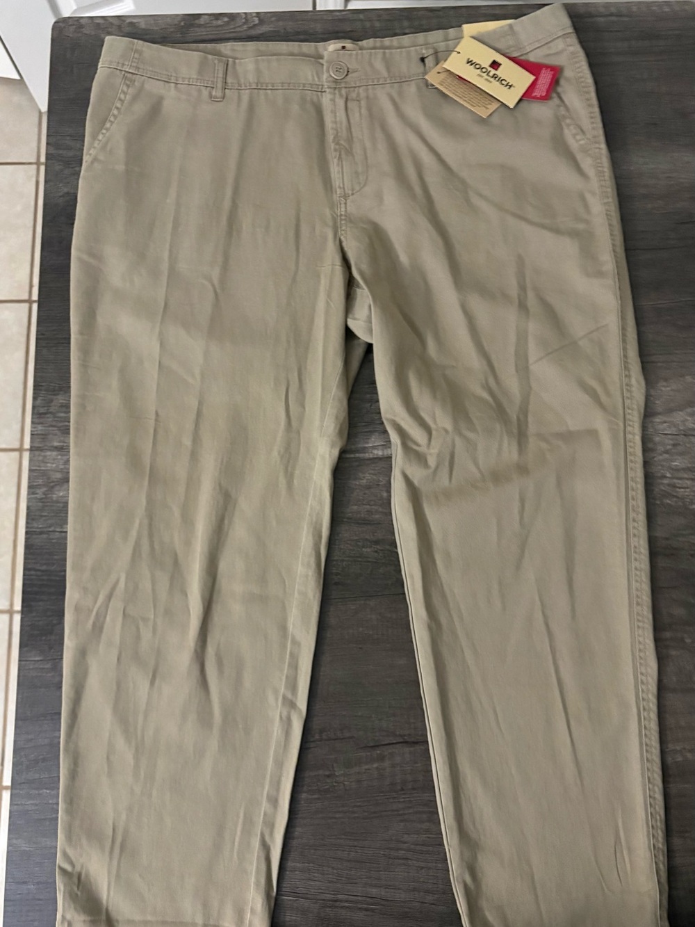 Woolrich Women's Ankle-Length Cropped Pants in Light Khaki-NWT
